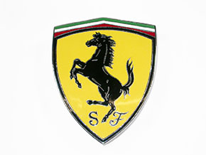 Emblème Scuderia Ferrari (80 x 100mm) droit