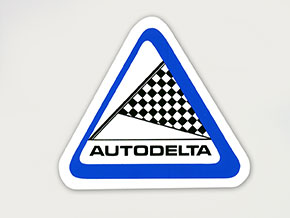 Autocollant Autodelta (triangulaire 15cm)