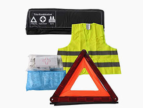 Kit de premier de secours avec triange et gilet